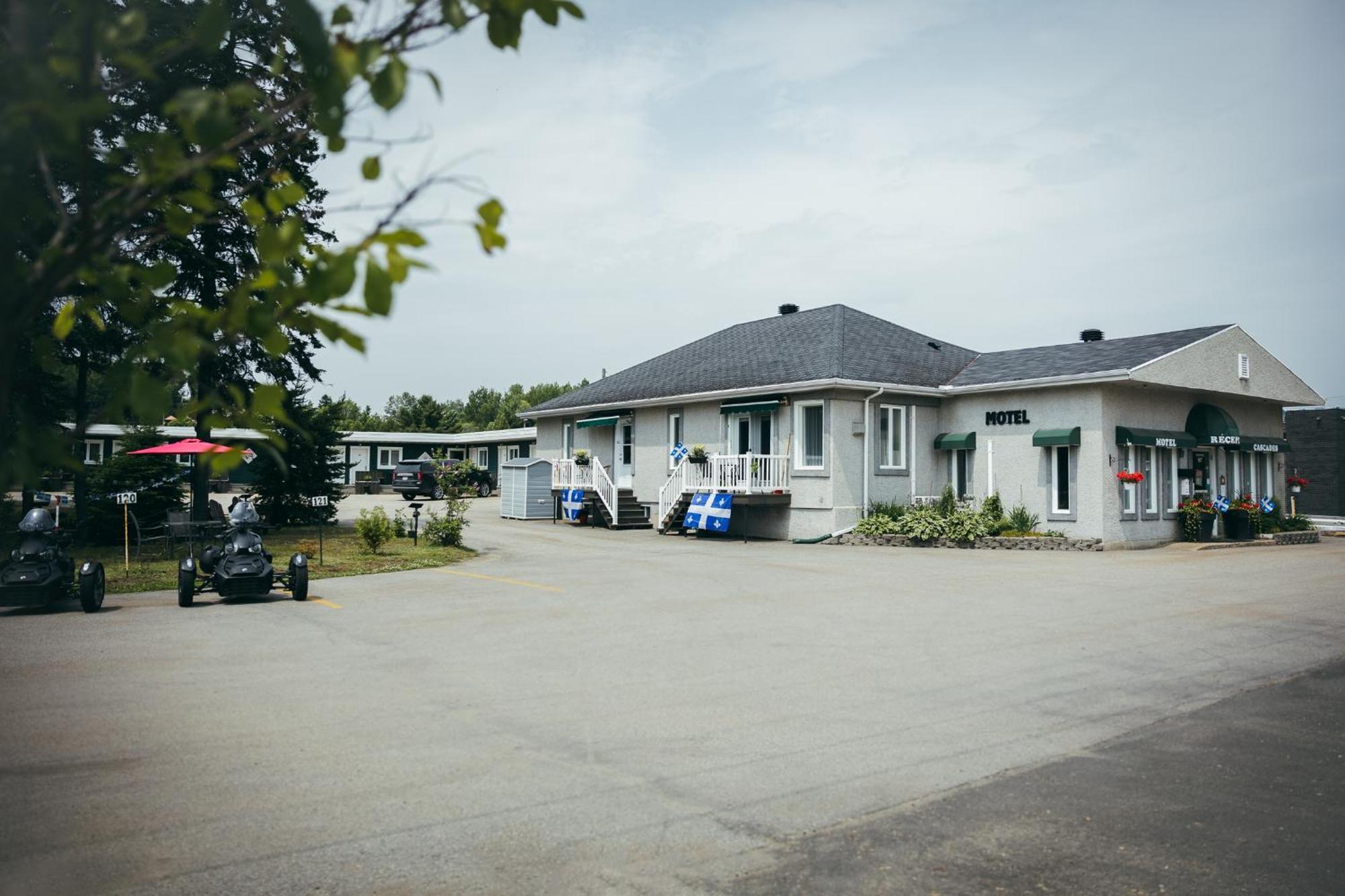 Motel Des Cascades Baie-Saint-Paul Exterior foto